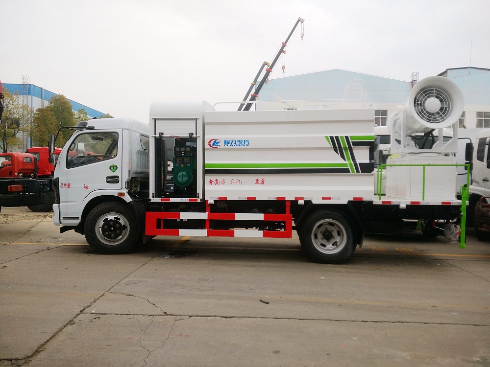 國(guó)六東風(fēng)凱普特6.5方多功能霧炮車