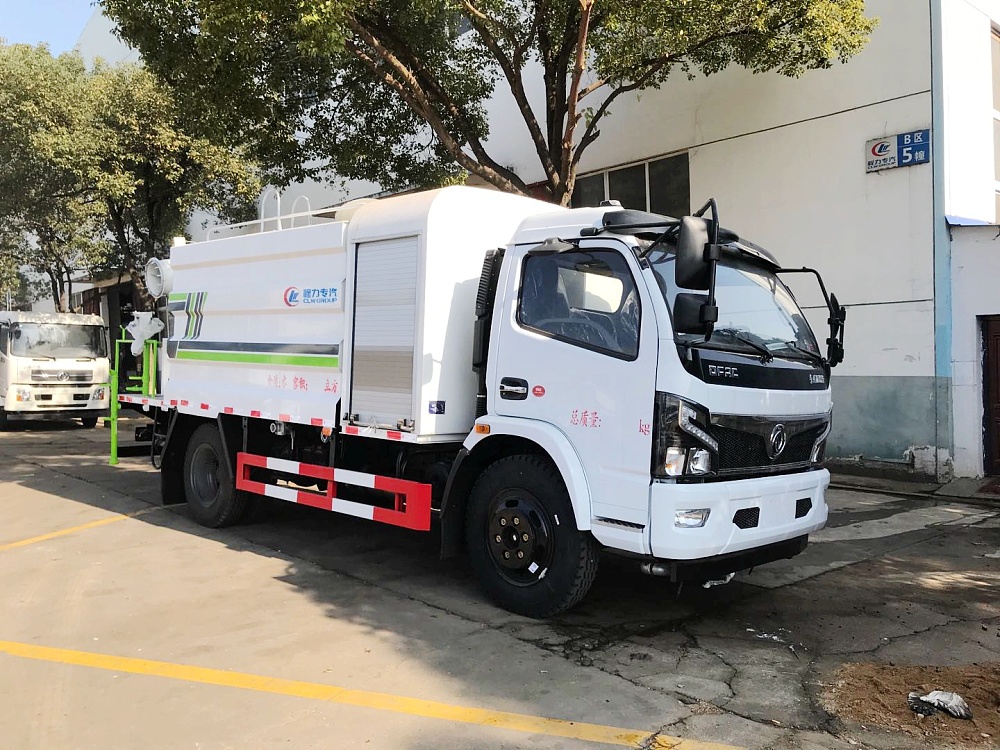 國(guó)六東風(fēng)凱普特6.5方多功能霧炮車