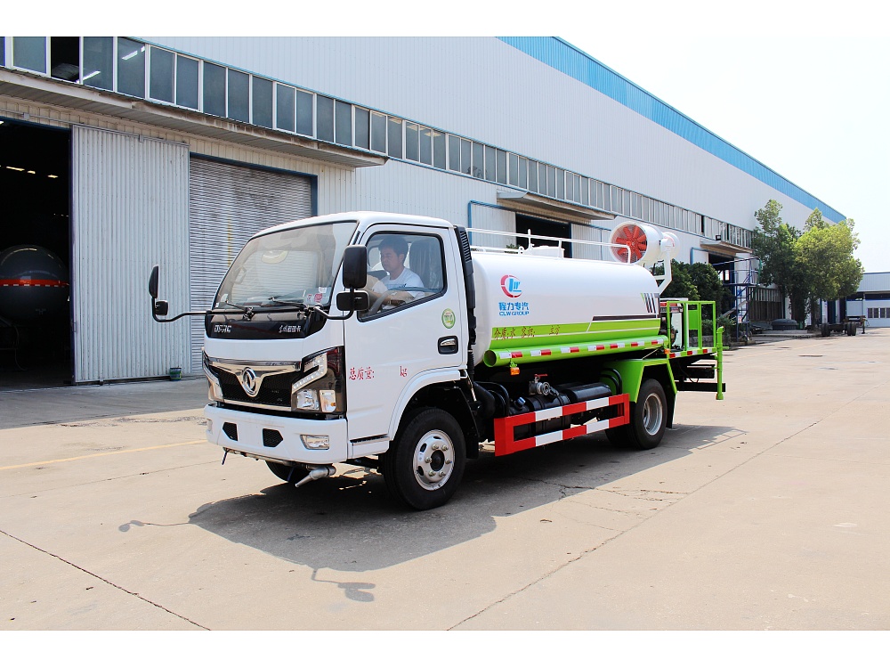 國(guó)六東風(fēng)小多利卡5立方抑塵灑水車