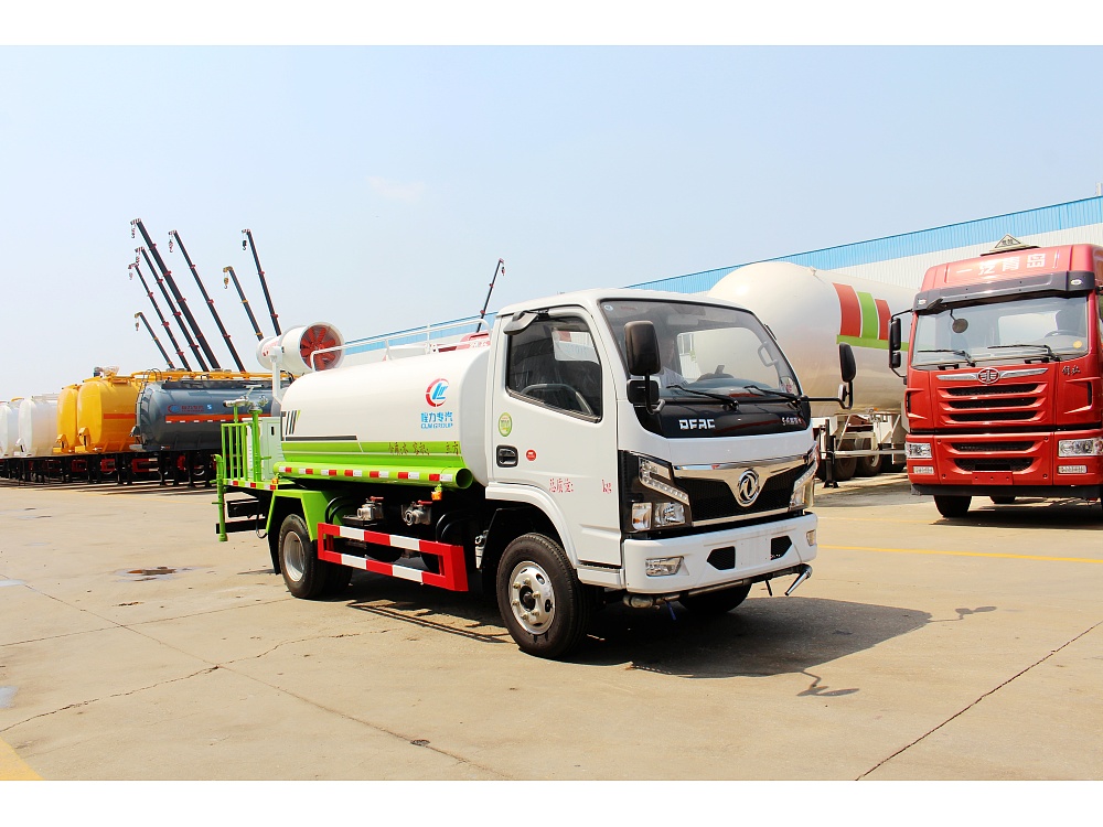 國六東風小多利卡5立方抑塵灑水車