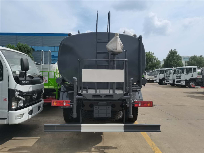 國(guó)六東風(fēng)專底D1 12噸灑水車