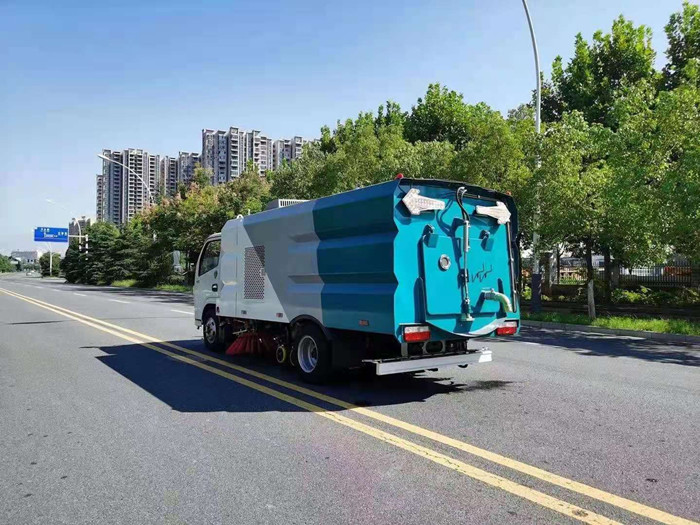 國六東風(fēng)小多利卡洗掃車 -程力洗掃車廠家