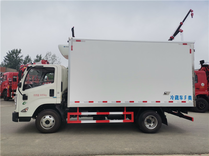 國六江鈴凱運(yùn)4.2米肉鉤冷藏車