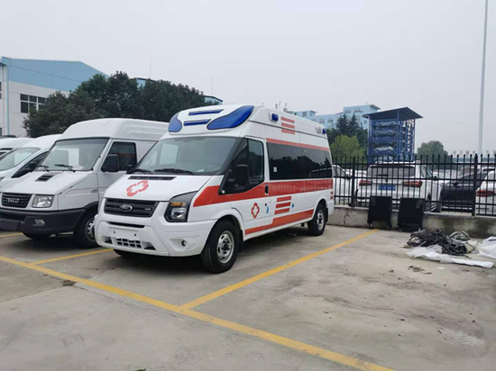 國六福特新世代長軸高福星頂救護車